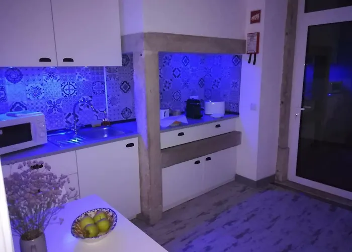 Casa Velha 3* אלנקר