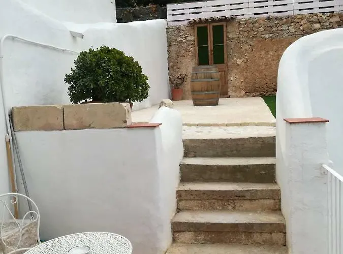 Casa Velha 3* אלנקר
